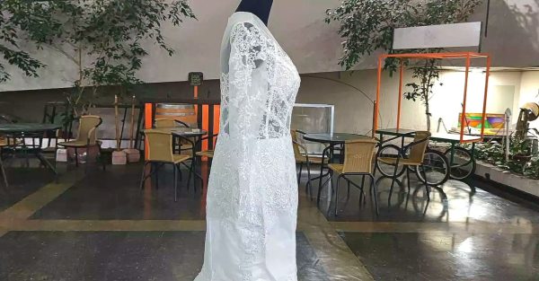 Vestido de Novia Corte Trompeta Encaje Rombo 3D Cuello Ilusión Manga Larga - Modelo  Arielle  Talla S/M - Imagen 3