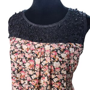 Blusa  floral mini y aplicaciones de perlas